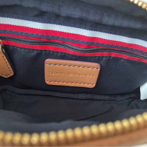 Tommy Hilfiger Logo Signature Convertible Belt Bag Tan Mini Crossbody - Picture 14 of 15